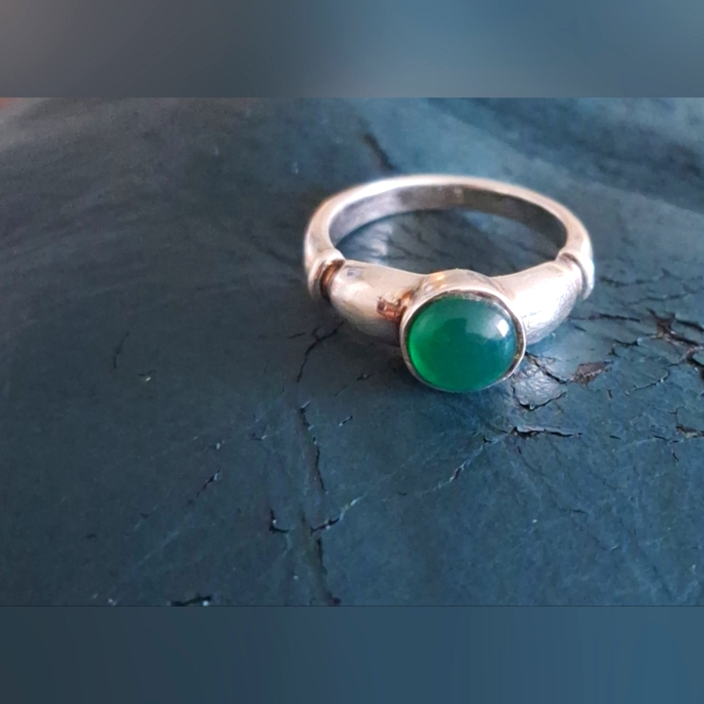 Sterling Silver Green Stone Ring- size 5